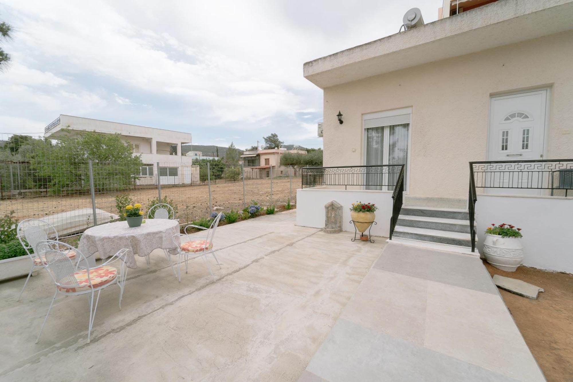 Selene House * Selinia